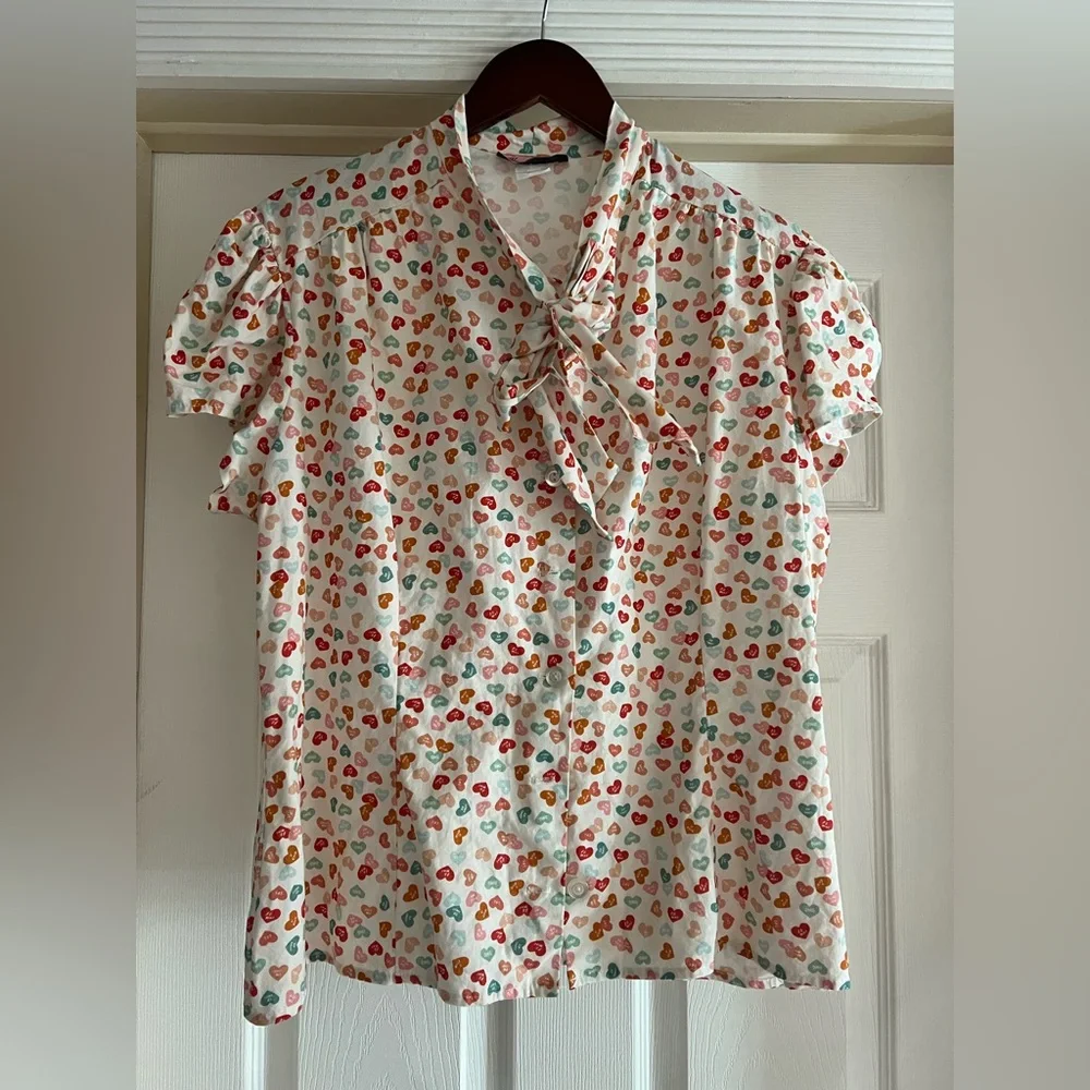 Heart of Haute Estelle Blouse in Conversation Heart Print - Picture 3 of 8